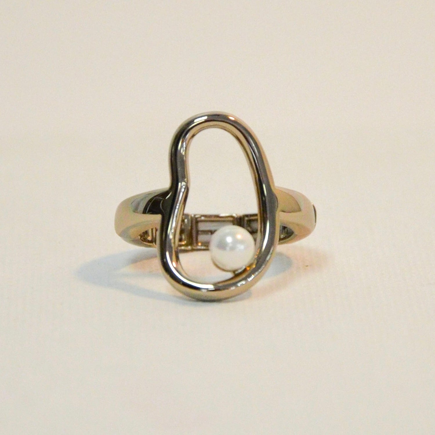 Modern Pearl Stretch Ring | Silver